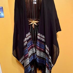Libby Edelman Black White Fringe Boho Cape Wrap Poncho
